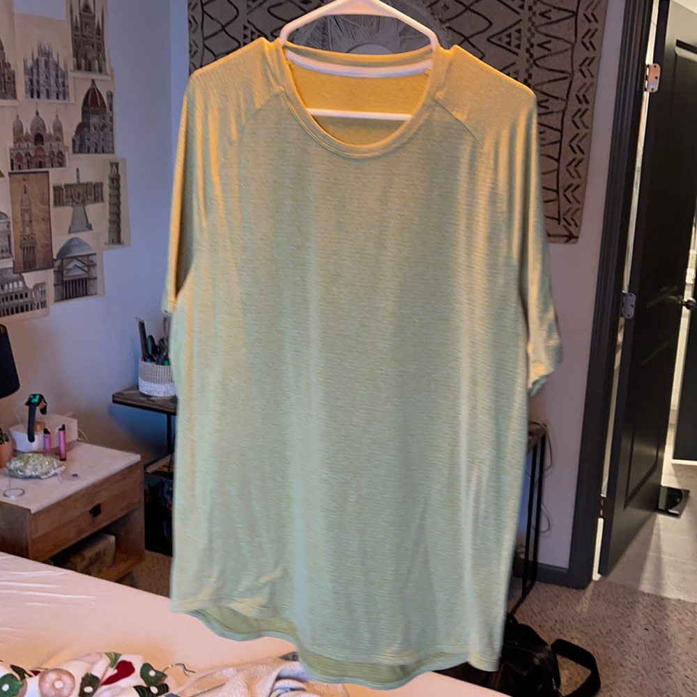 Men’s yellow lululemon t shirt